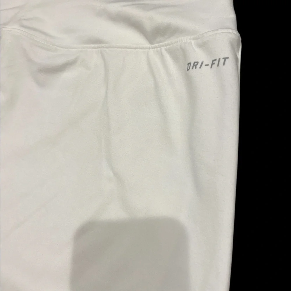 Nike White Dri-fit Sports Skirt 81% polyester 19 spandex Size L EUC